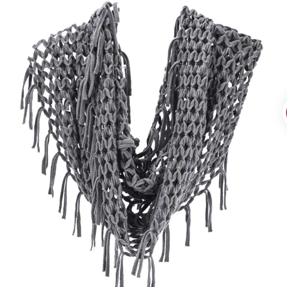 Grey open weave crochet infinity scarf w fringe by 2 Chic EUC